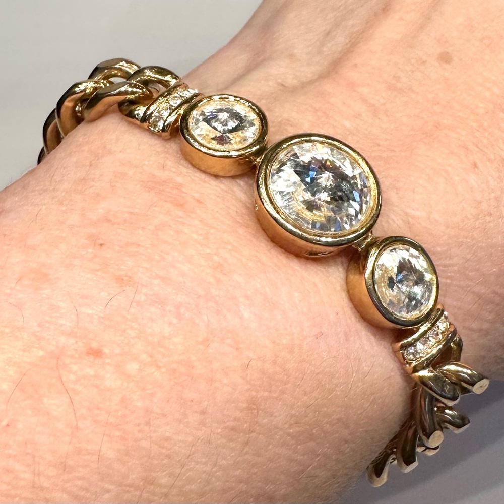Gold Tone Cuban Link Large Rhinestone Circular Featured Bracelet